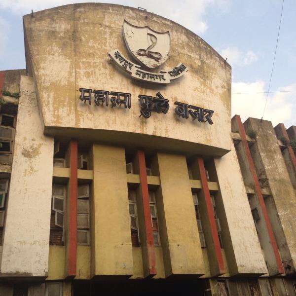 mahatma_phule_market
