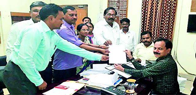 सरकारी कर्मचारी