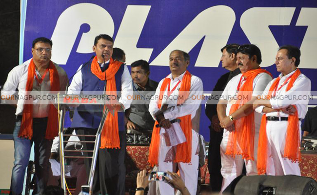 शहरातील रावण दहनाला नितीन गडकरी सह मुख्यमंत्र्यांची उपस्थिती