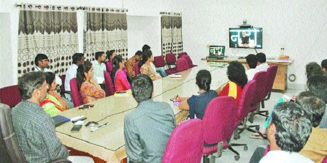 IT professionals from Nagpur listen to PM via video-conferencing