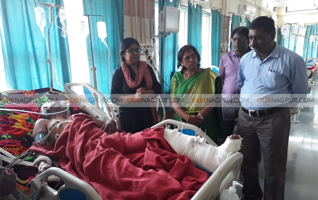 जखमी सफाई कामगाराला मनपा अधिकारी-कर्मचाऱ्यांची आर्थिक मदत