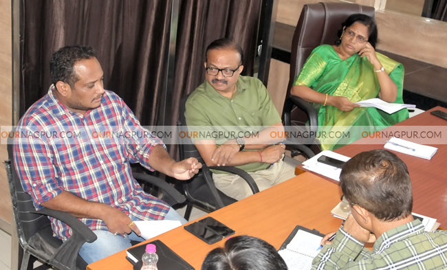 महापौरांनी घेतला कविवर्य सुरेश भट सभागृहातील व्यवस्थेचा आढावा