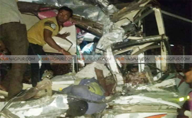 उमरेड जवळ भीषण अपघात