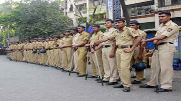 Maharashtra Government to recruit 20,000 police constables Maharashtra Government to recruit 20,000 police constables