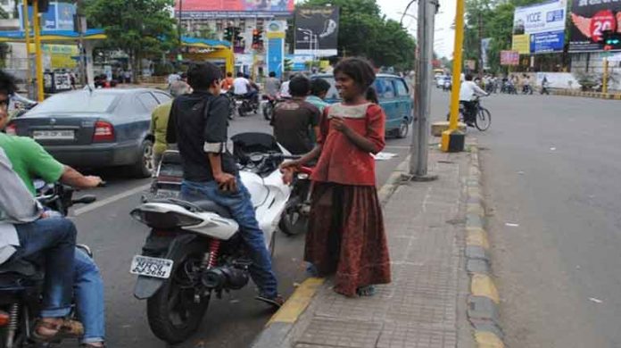 भिकाऱ्यांना