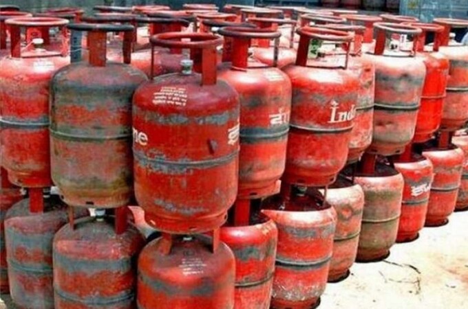 Commercial LPG price decreases by the amount of Rs 198 Commercial LPG