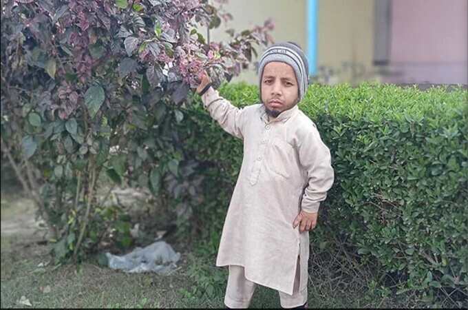 2-Foot-Tall Man Goes To UP Police, Asks Them To Find Him A Bride