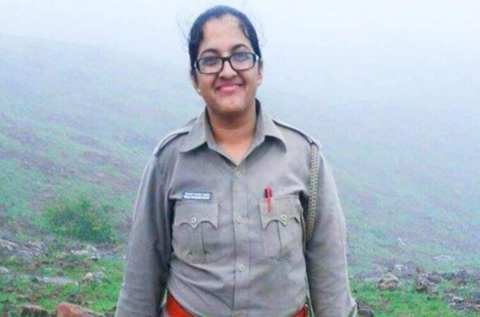 डॅशिंग महिला अधिकारी म्हणून ओळख असलेल्या महिला वन अधिकारी दीपाली चव्हाणनी केली आत्महत्या