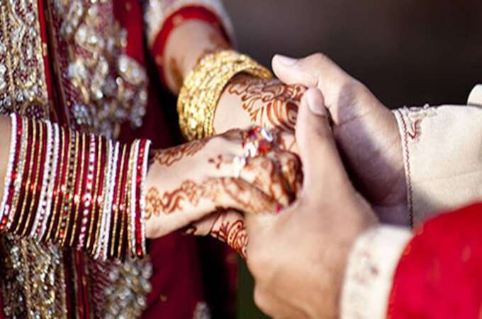 ७ फेरे घेण्यापूर्वी नवरदेवाच्या मोबाईलवर फोटो आला अन् काही क्षणात सगळं बिघडले...