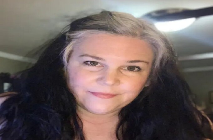 या महिलेच्या ठुसकीला मिळते मोठी किंमत! फक्त पादूनच कमवते लाखो रुपये