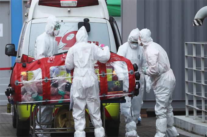 रुग्णांसह वाढतोय मृत्यूचा आकडा; गेल्या २४ तासांत आढळले ३ लाख ७९ हजार रुग्ण; ३६४५ जणांचा मृत्यू