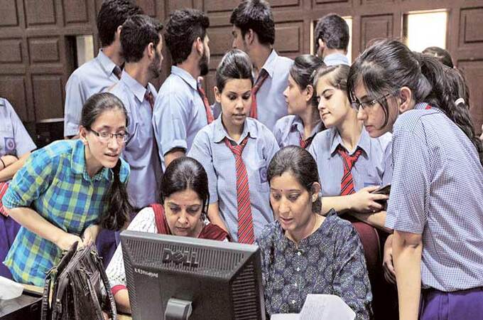 HSC Exams: बारावीच्या विद्यार्थ्यांना परीक्षेच्या आदल्या दिवसापर्यंत अर्ज भरता येणार