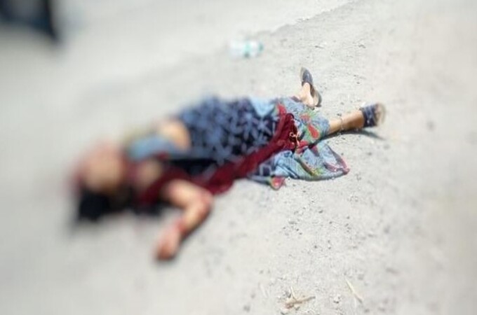 भर रस्त्यामध्ये अडवून 35 वर्षीय महिलेची निर्घृण हत्या; दुचाकीचालक गंभीर जखमी