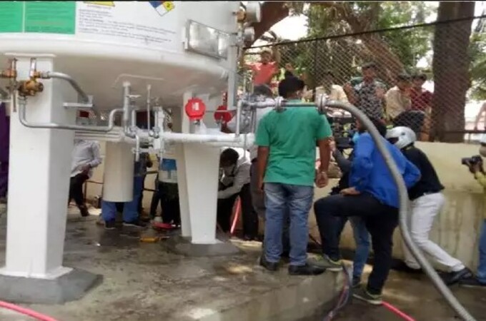 महानगरपालिकेच्या रुग्णालयातील ऑक्सिजन टँक लीक, घटनेत ११ रुग्णांचा मृत्यू