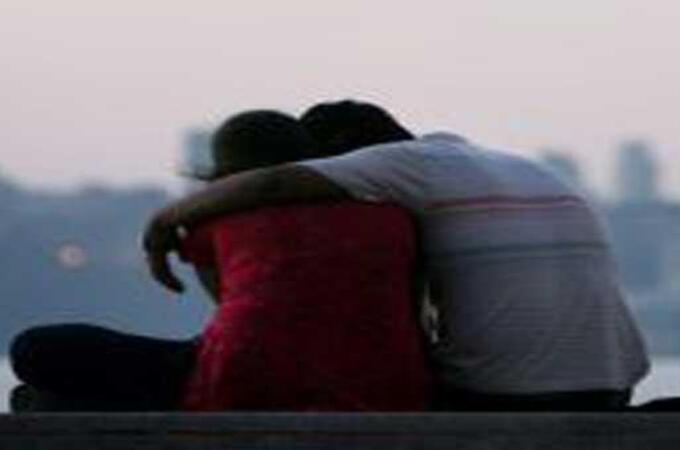 अनैतिक संबंधात अडसर ठरणाऱ्या पतीची केली हत्या; प्रियकरासोबत महिलेला अटक