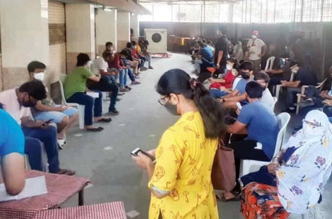 छाप्रू नगरात उद्घाटनासाठी चक्क थांबवण्यात आले लसीकरण