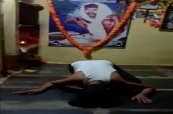 नागीन डान्स करून कोरोना दूर करण्याचा दावा; लोकांना लुटणाऱ्या भोंदूबाबाचा पर्दाफाश