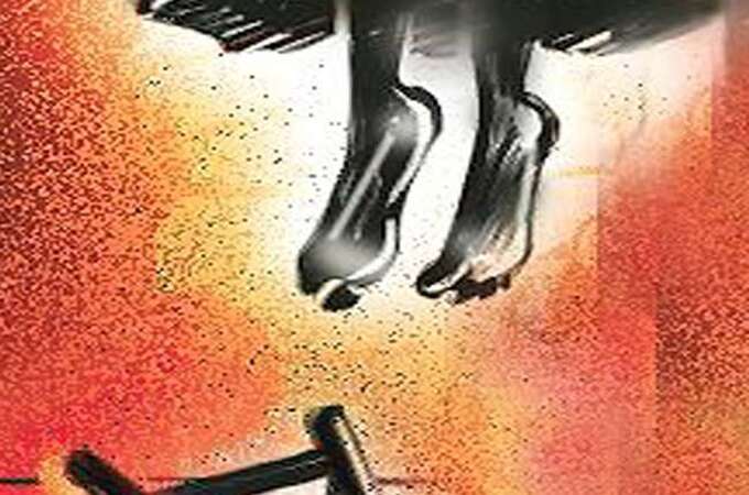 Scolded for using phone, 15 year old girl commits suicide in Mankapur