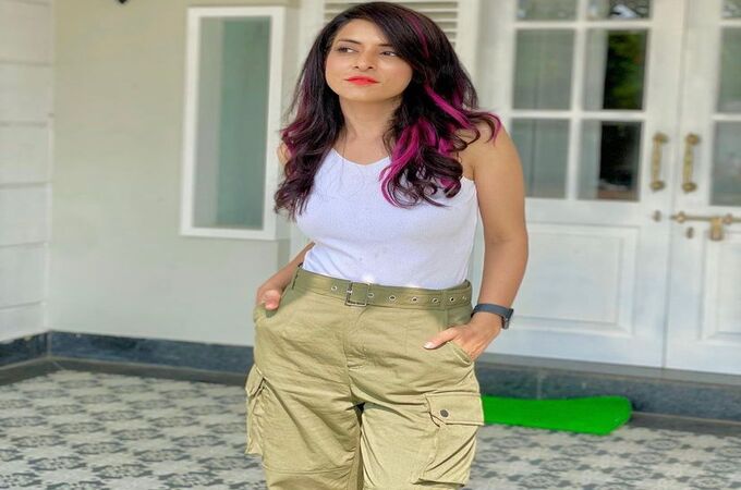 Simple Kaul as Koel from Sony SA