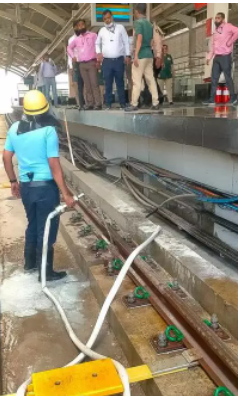 Fire on Metro Rail track creates panic