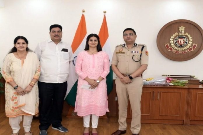 UPSC civil service AIR 8th cleared exam without coaching