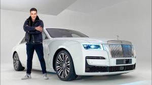 4.Rolls Royce Phantom – Akshay Kumar