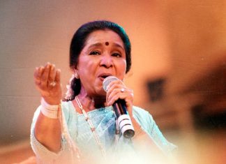 Asha Bhosle to receive Maharashtra Bhushan Award in the city Asha Bhosle to receive Maharashtra Bhushan Award in the city