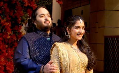 Anant Ambani and Radhika Merchant get engaged Anant Ambani and Radhika Merchant get engaged