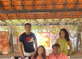 Jesse Lever confesses: “Johny Lever is our toughest critic!” Jesse Lever confesses: "Johny Lever is our toughest critic!"