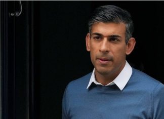 Rishi Sunak gets fined by police for failing to wear seat belt Rishi Sunak gets fined by police for failing to wear seat belt