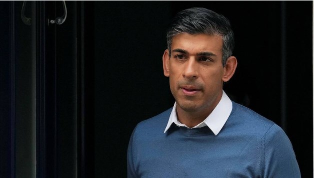 Rishi Sunak gets fined by police for failing to wear seat belt Rishi Sunak gets fined by police for failing to wear seat belt