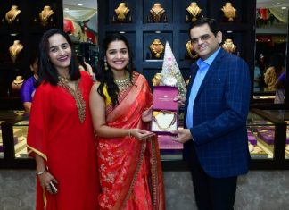 Necklace Mahotsav of Waman Hari Pethe Jewellers begins in Nagpur Necklace Mahotsav is from 22nd April to 30th April 2023 waman hari pethe nagpur